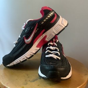 Nike Initiator Tennis Shoe Woman Size 9.5
